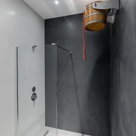 Apartment Taras 10 *